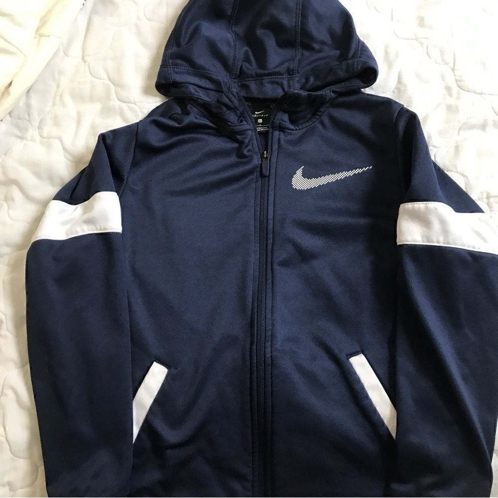 Nike boys hoodie jacket size L